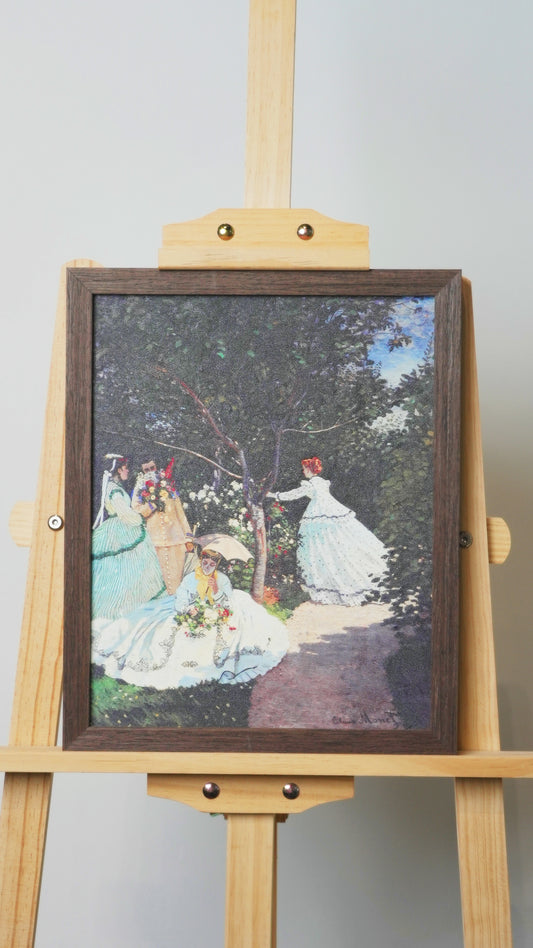 Women in the garden | Decorative Paint Roller Women in Garden Decor